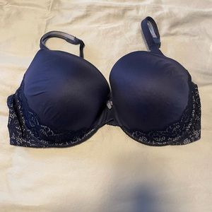 Victoria’s Secret Body by Victoria lined perfect coverage bra